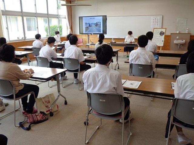 ゆり支援学校の様子 [134KB]